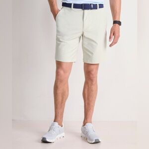 Vineyard Vines On-The-Go 9” Men’s Shorts Size 31” Waist in Stone EUC